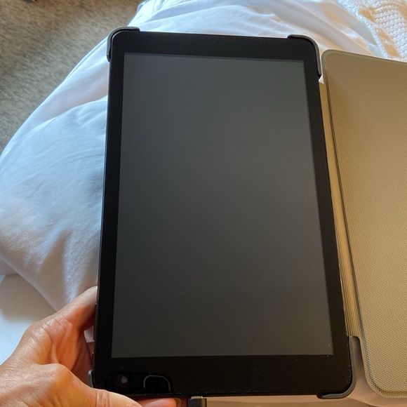 COPY - Nook Tablet - Picture 5 of 5